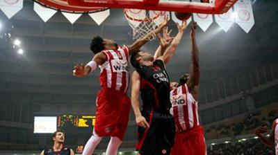 Όλα κρέμονται σε μια κλωστή