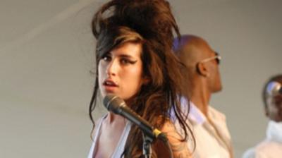Μεθυσμένη στο Βελιγράδι η Amy…