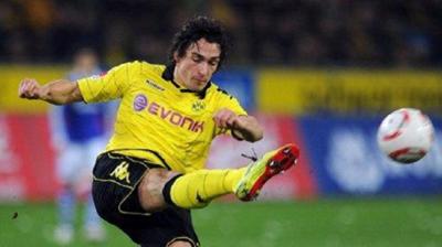 Παραμένει στα κιτρινόμαυρα