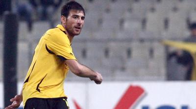 «Κουνάει» μαντήλι (και) ο Καράμπελας!