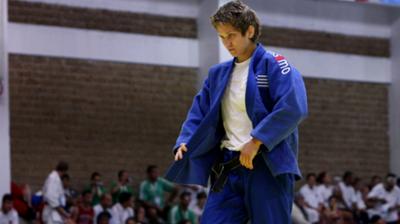 Μπουκουβάλα: «Με δάγκωσε η αντίπαλός μου»