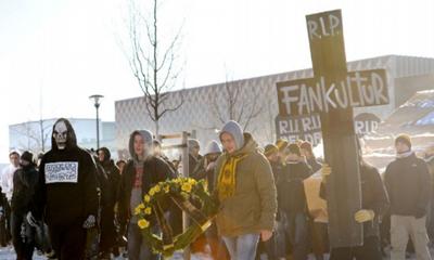 Πορείες οπαδών στη Γερμανία για το νόμο
