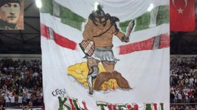 Συλλήψεις για πανό στην Τουρκία