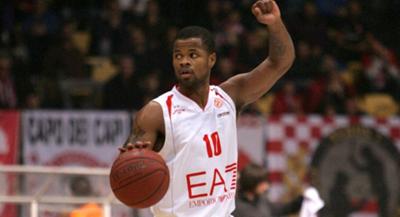 Διώχνει Χέντριξ και Κουκ η Αρμάνι!