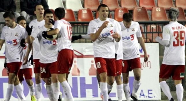 Τεστάρει πρόσωπα ο Ουζουνίδης