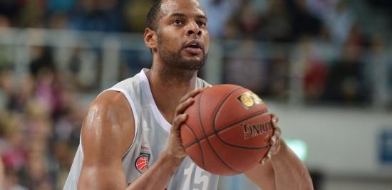 Παίζει μόνη της