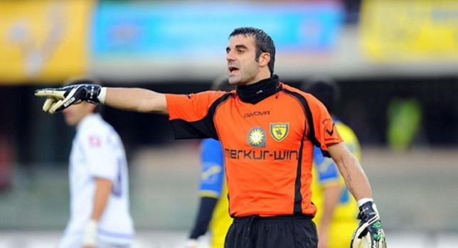 Κομπίνα στην πλάτη της ΑΕΚ