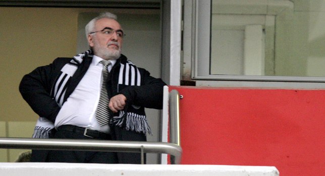 Εύσημα από τον Σαββίδη στα αποδυτήρια