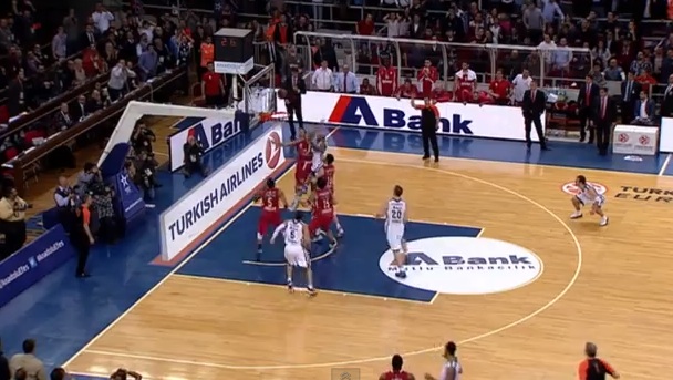 Καλύτερο buzzer-beater του Γκόρντον (video)