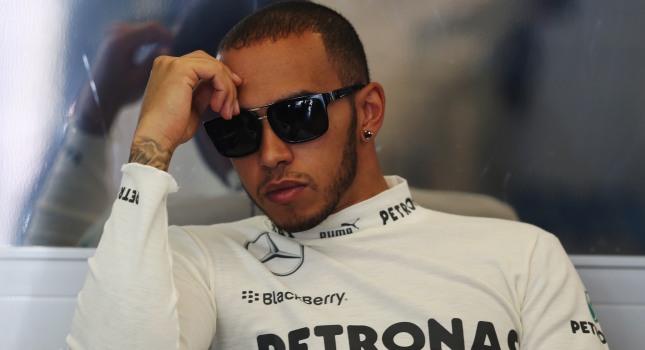 Χάμιλτον: «Kρίμα γιατί η ομάδα δουλεύει σκληρά»