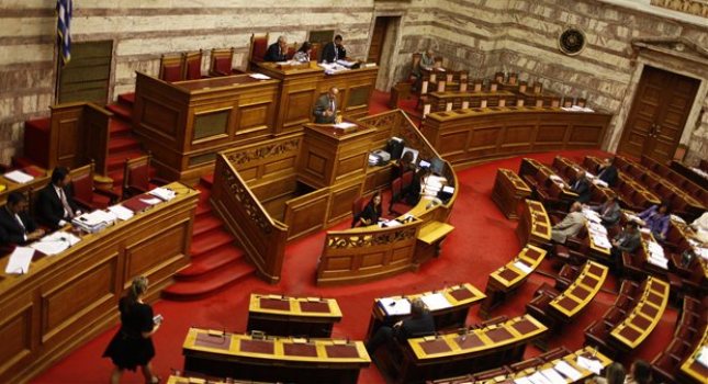 2.200 ευρώ η μηνιαία σύνταξη πρώην βουλευτών