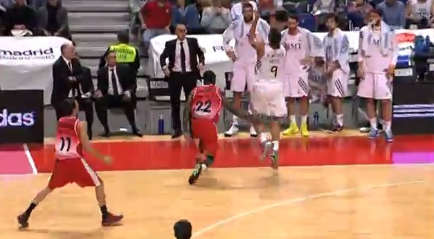 Το απίθανο buzzer-beater του Ρέγες (video)