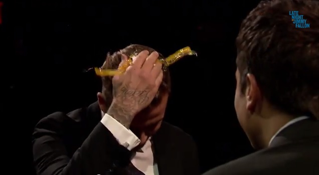 Σπάσ’ το όπως ο Μπέκαμ (video)