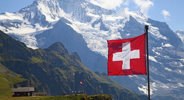 Oι Ελβετοί ψηφίζουν για το εάν θέλουν κατώτατο μισθό 3.297 ευρώ!