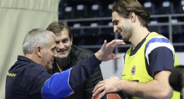 Κλέιζα: «Όλοι μας φοβόμαστε τον Ομπράντοβιτς»