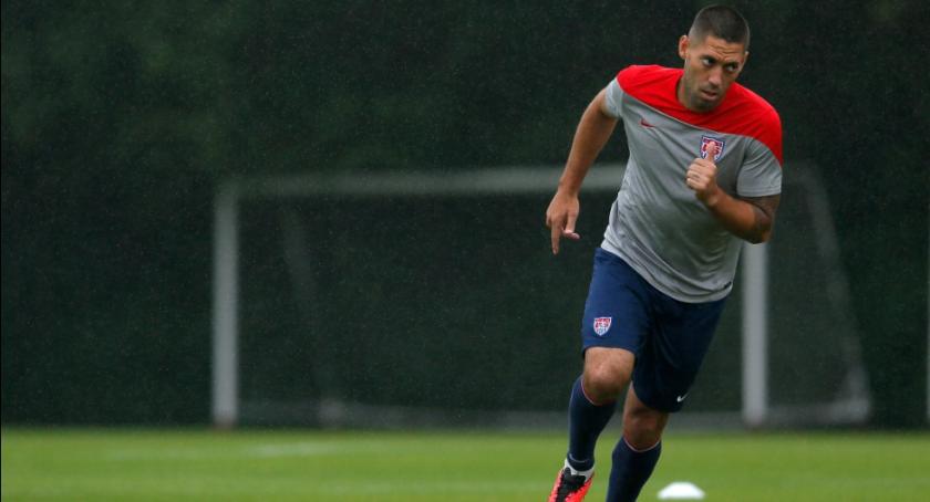 Και σκοράρει και… ραπάρει (video)