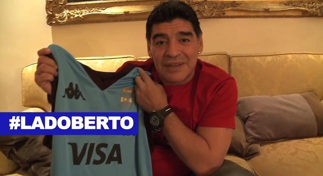 Ευχές Μαραντόνα στην μπασκετική Αργεντινή (video)