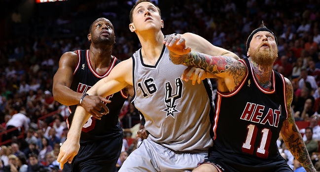 Κρατούν Μπέινς οι Σπερς