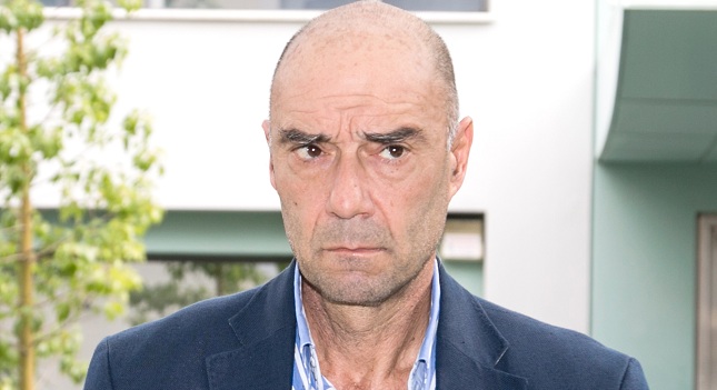 Δάρας: «Αρκετές πιθανότητες να μείνει ο Τερεζόπουλος»