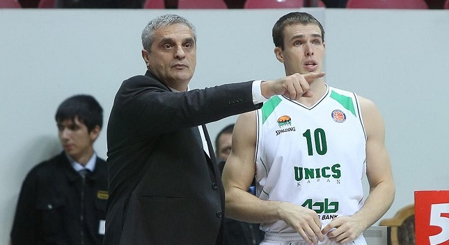 «Δεν φεύγει ο Πεδουλάκης»