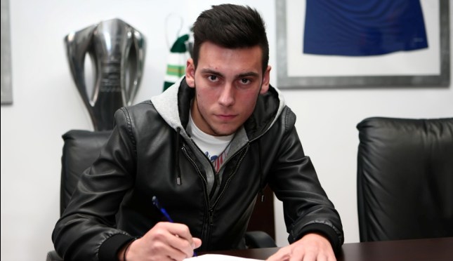 Με το τριφύλλι στο στήθος ο Δώνης