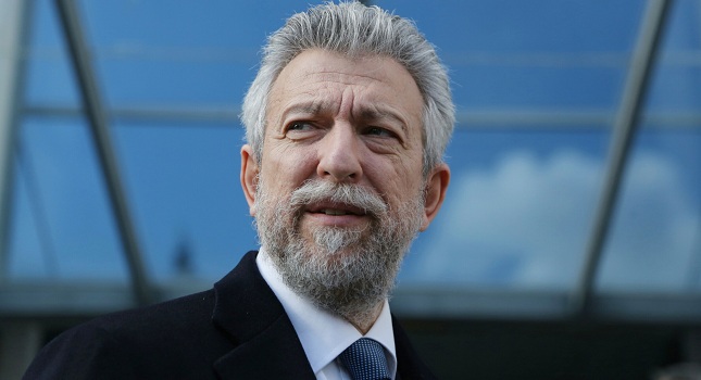 Το μαχαίρι στο.. κόκκαλο