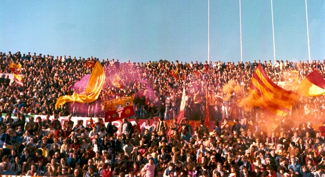 Οι νέες φανέλες της Ρόμα (pics)