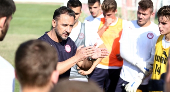 Ο Περέιρα προπόνησε τους... μικρούς