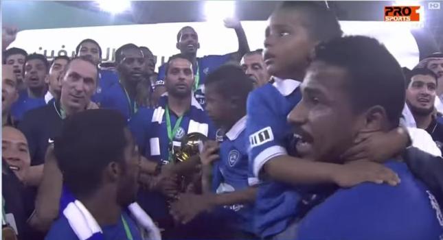 Κούπα με απίθανο τρόπο για Δώνη! (video)