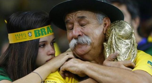 Ο... λυπημένος Βραζιλιάνος παππούς επέστρεψε! (pics)