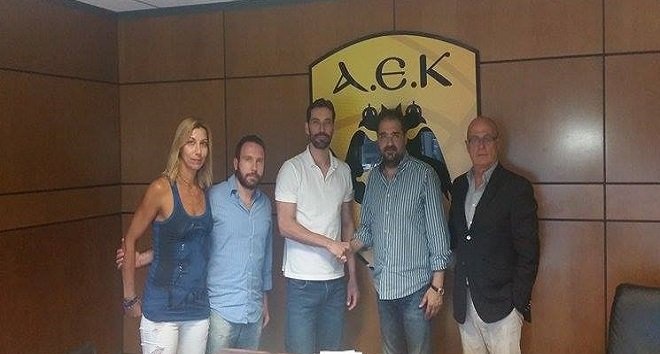 Υπέγραψε στην ΑΕΚ ο Αλεξόπουλος