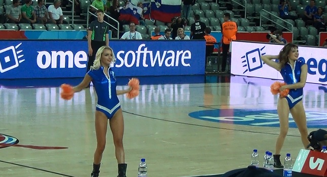 Μπλε «φωτιά» οι μαζορέτες του Ευρωμπάσκετ (Web TV)