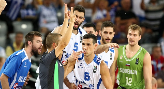 «Καρφί» Ντράγκιτς για τη διαιτησία