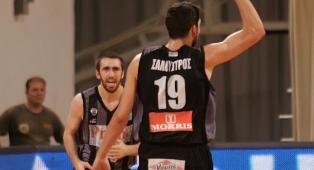 Σαλούστρος: «Παρών»