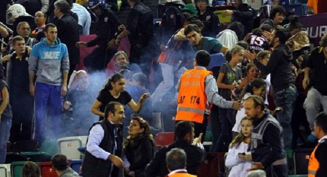 Επεισόδια στο Γαλατά-Φενέρ στις γυναίκες! (pics)