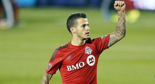 Τους «ζάλισε» και πέτυχε γκολάρα ο Τζιοβίνκο (video)