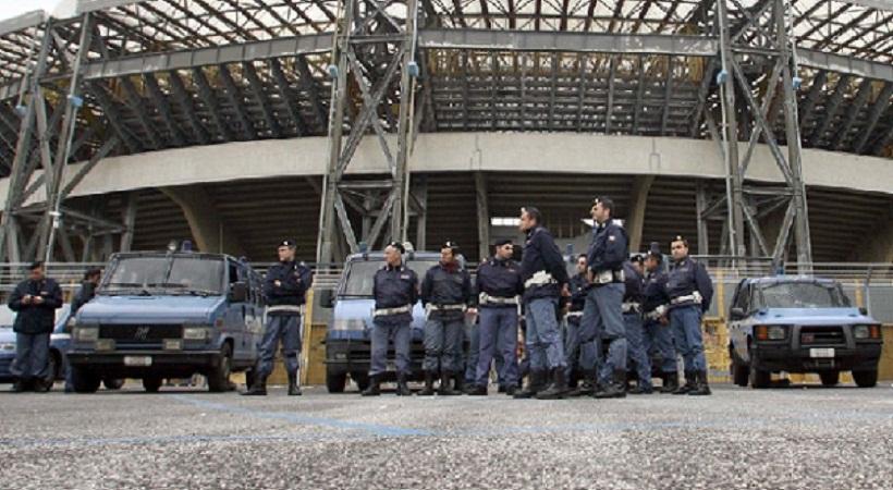 Κυνηγητό αστυνομικών-οπαδών έξω από το «Σαν Πάολο» (video)