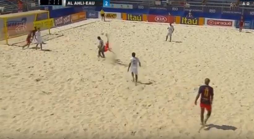 Απίθανα γκολ σε αγώνα beach soccer (video)