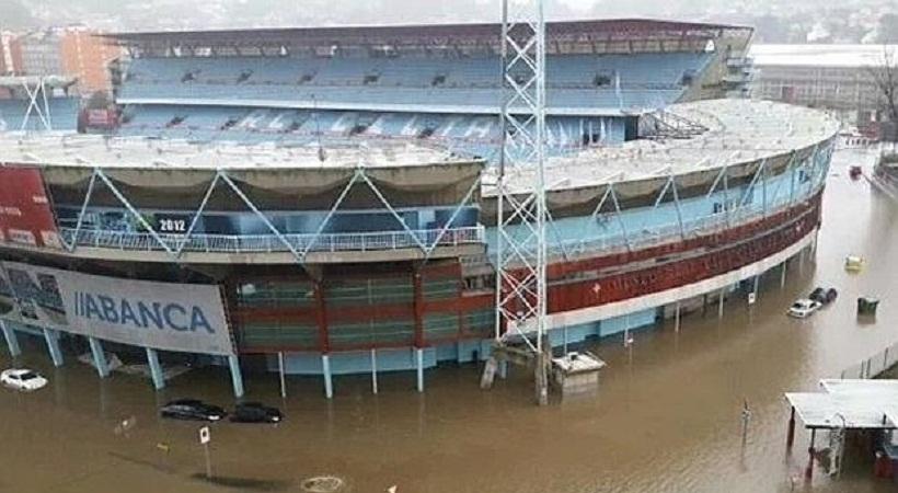 «Βουλιάζει» το γήπεδο της Θέλτα (pics)