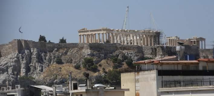 Telegraph: Η Ελλάδα παραμένει λίγο πριν τη συντριβή -Πρέπει να την αφήσουν να χρεοκοπήσει