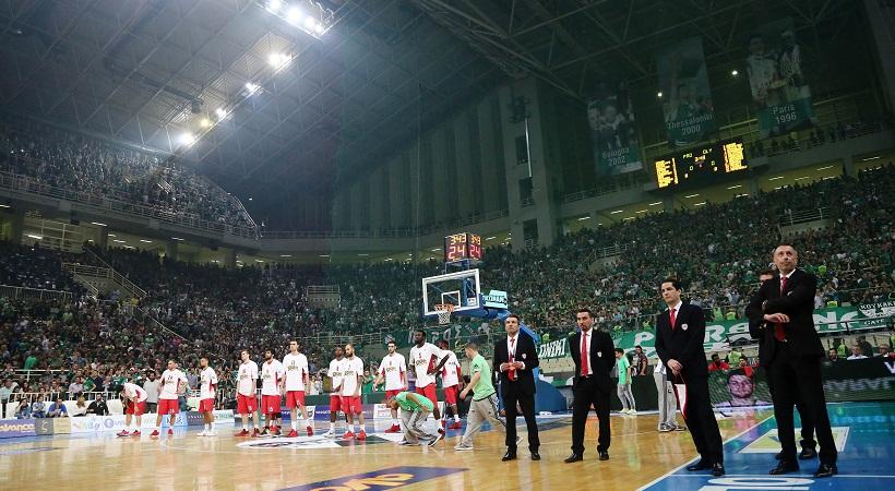 Πέταξαν αυγά στην παρουσίαση του Ολυμπιακού! (pics)