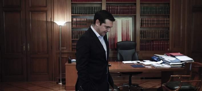 «Καίγονται» στο Μαξίμου για εκλογικό νόμο - συνταγματική αναθεώρηση