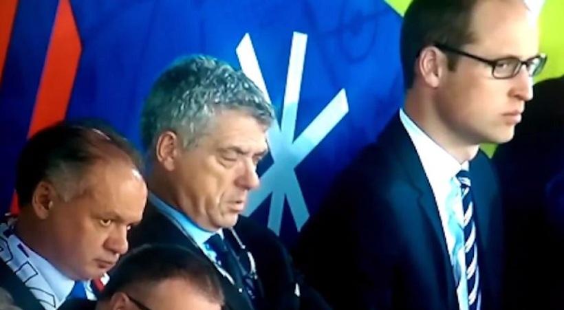 Μετά τη γυναίκα του, κοιμήθηκε σε αγώνα ΚΑΙ ο αντιπρόεδρος της UEFA (video)