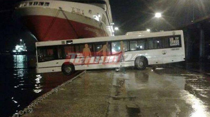 Φωτογραφία: Το μισό λεωφορείο στον αέρα στο λιμάνι της Πάτρας
