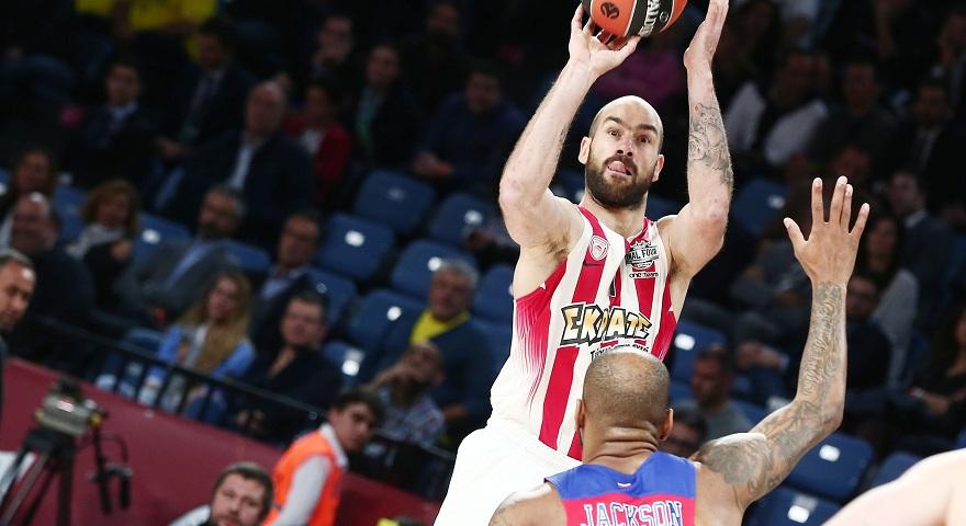 Το ΜΥΘΙΚΟ τρίποντο του Σπανούλη από τα 8 μέτρα, που έβαλε μπροστά τον Ολυμπιακό! (video)