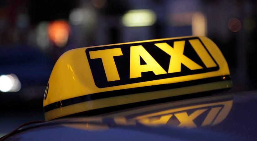 Fake Taxi: Τι είναι το γκρι ταξί των οργίων που λέγεται ότι κυκλοφορεί στους δρόμους της Αθήνας