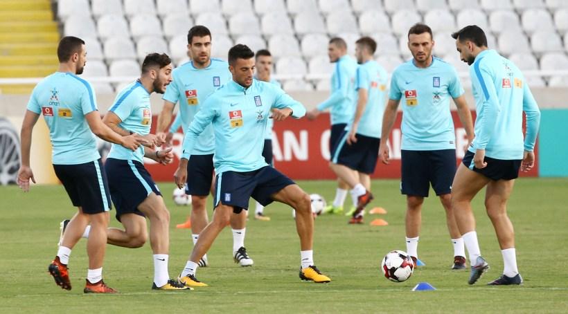 Με λευκές εμφανίσεις απόψε η Ελλάδα (pic)