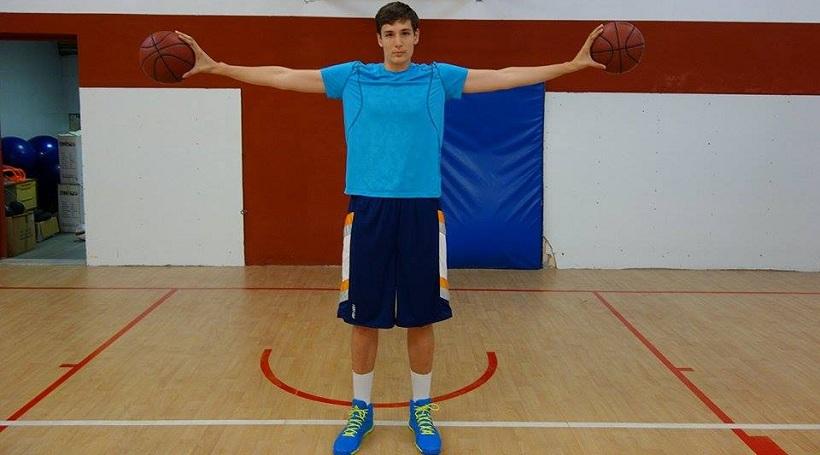 Ένας 16χρονος γίγαντας στη Θεσσαλονίκη