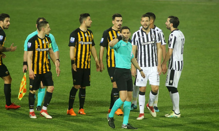 Κυβέρνηση: «Η διακοπή του πρωταθλήματος είναι το πιο… light που σκεφτόμαστε»