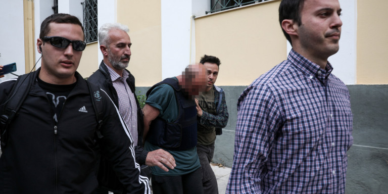 Î ÏÎ¿ÏÏÎ»Î±ÎºÎ¯ÏÏÎ·ÎºÎµ Î¿ 43ÏÏÎ¿Î½Î¿Ï ÏÎ¿Ï Î±ÏÎ¿ÏÎ»Î¬Î½Î·ÏÎµ ÏÎ·Î½ 14ÏÏÎ¿Î½Î· ÏÏÎ¿ ÎÎ¿ÏÏÎ¬ÏÎ¿